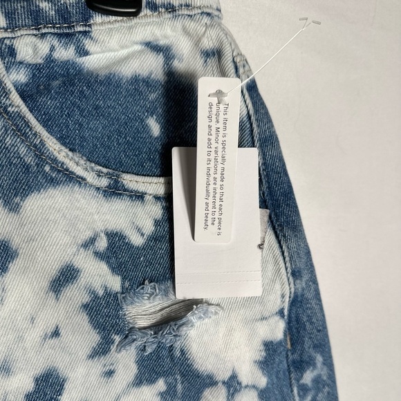 NWT BP High-Rise Acid Wash Jean Shorts - Picture 3 of 3